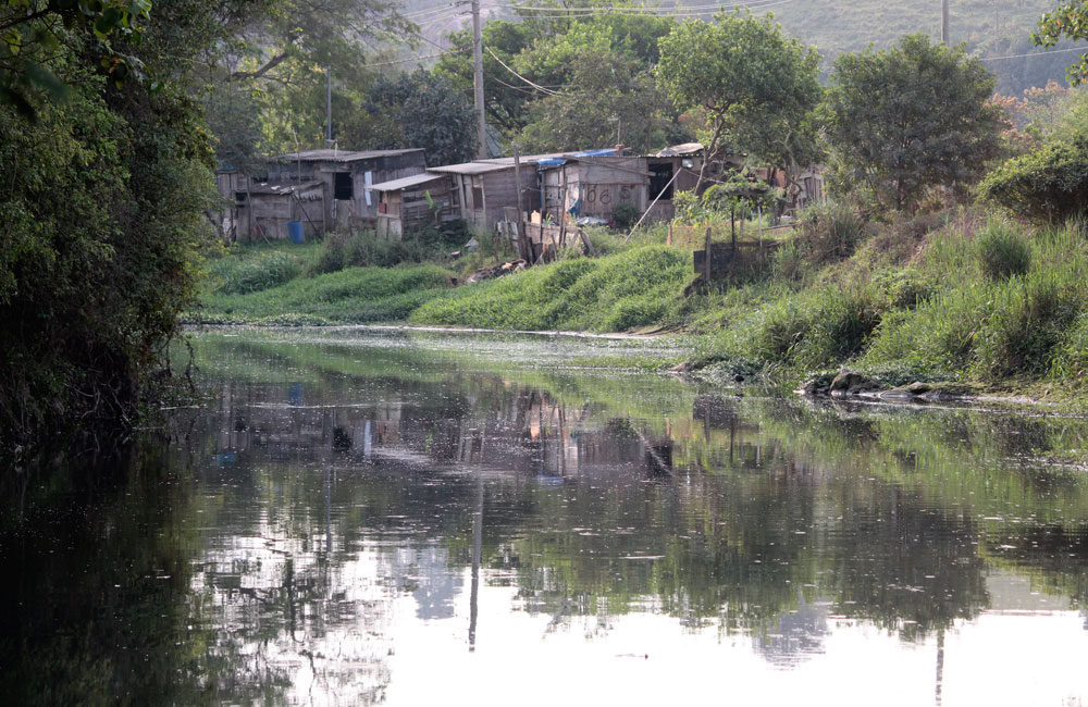 Sem vazão, o Rio Tietê continuará poluído. Proteja sua família com o Purificador de Água ULFER